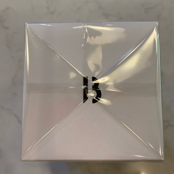 BYREDO Burning Rose Candle - Picture 3 of 4